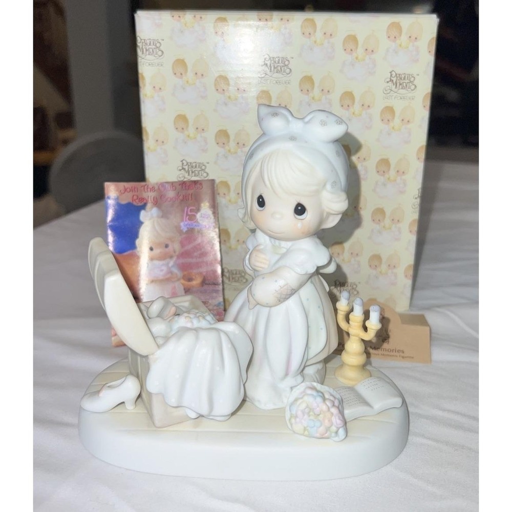 Vintage 1983 Precious Moments "Precious Memories" Figurine E-2828 w/ Box & Card